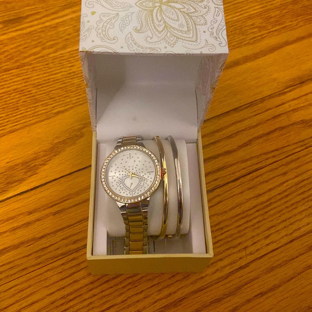 Beautiful watch and bracelet set made by Charter Club!
